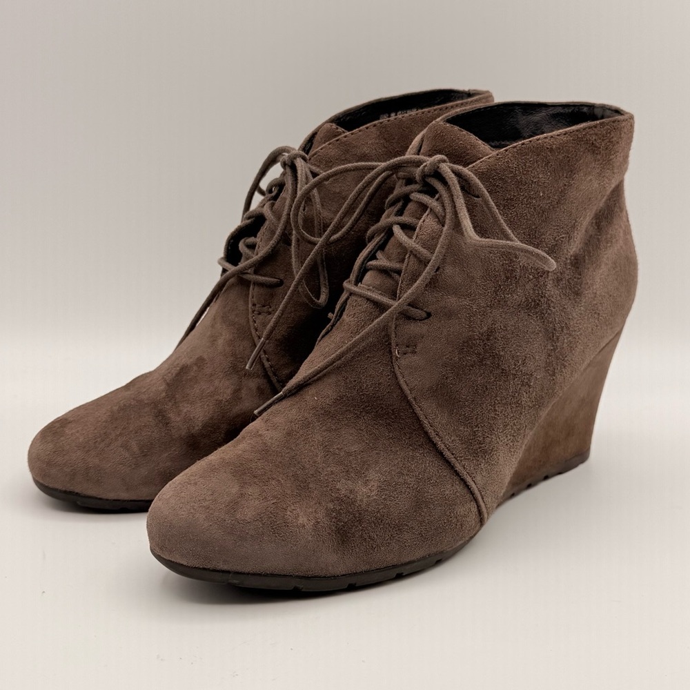 Clarks Brown Genuine Suede Leather Lace Up Wedge Ankle Booties Fall Comfort 9M